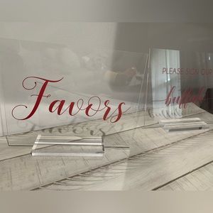 Acrylic stole top signs with holders